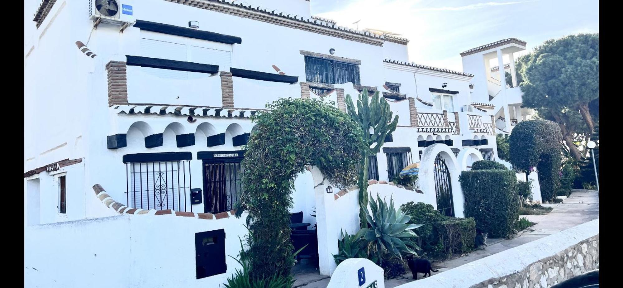Mijas Costa - Beachside Apartment-B Sitio de Calahonda エクステリア 写真