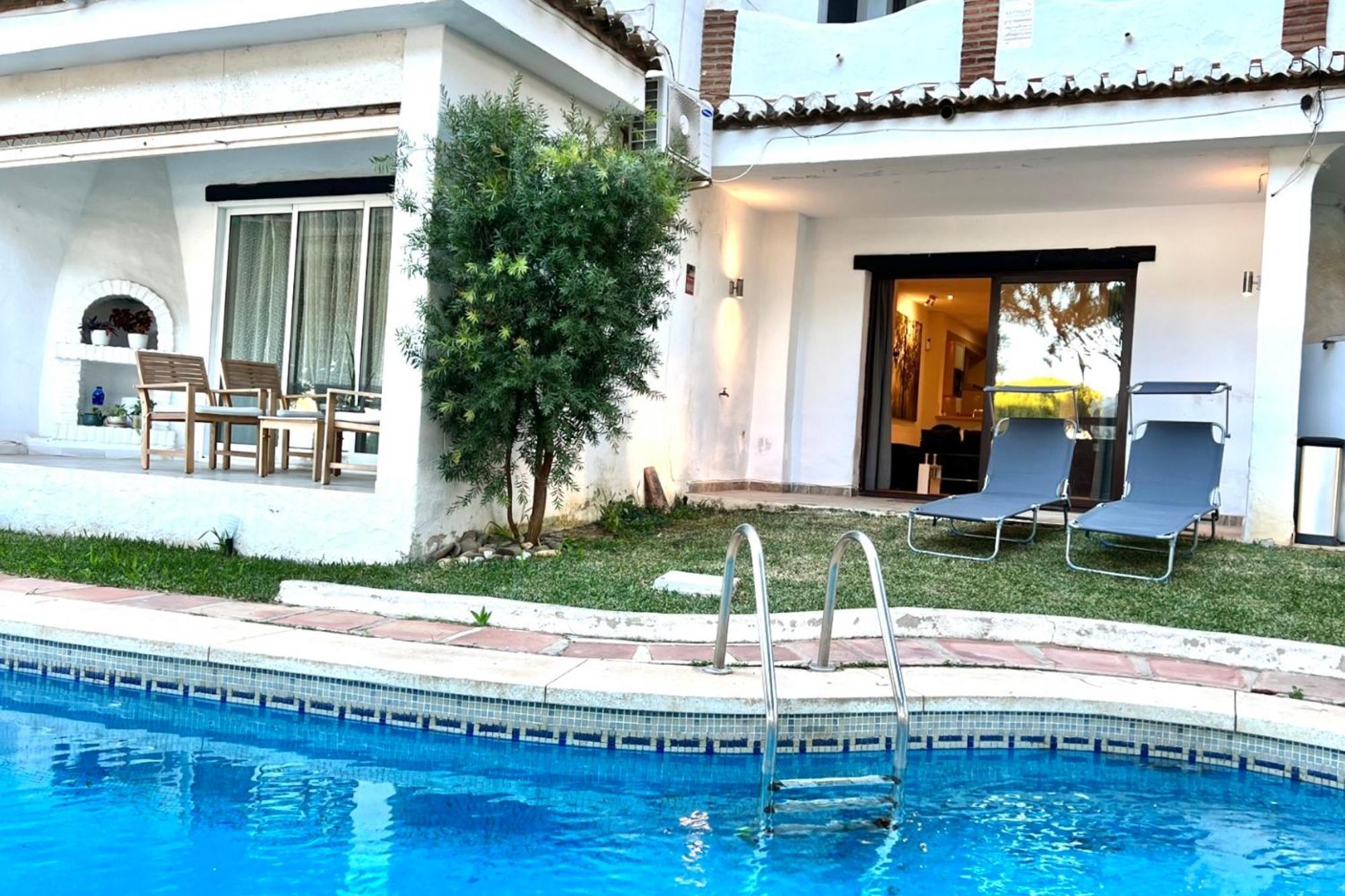 Mijas Costa - Beachside Apartment-B Sitio de Calahonda エクステリア 写真